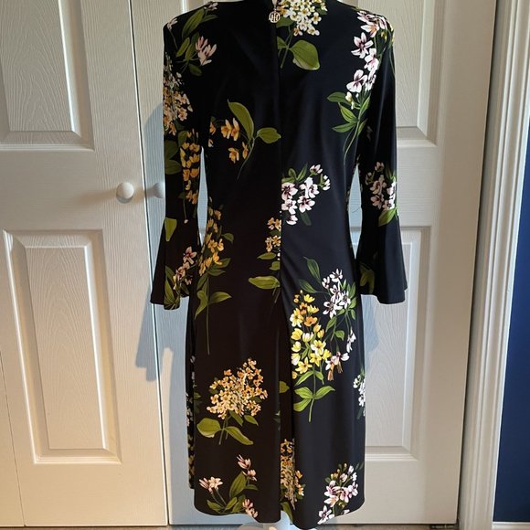 EUC Tommy Hilfiger Women's Size 8 Black Floral Flowers Dress Bell Sleeves - Picture 2 of 7